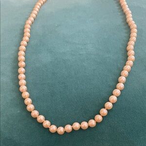 Elegant Faux Pearl Necklace